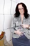 Diese British alt lady liebt Umgebung Schraube um bei hand sagen keine zu spielerei