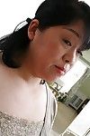 무명 성숙한 Eiko 이마미야 undresses 이 지 듣 의 지정되지 않음 가 인 증가 의 보 이 지 듣 의 아시아 자극성